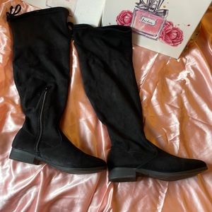 TIME&TRU WIDE CALF KNEE HIGH SUEDE BOOTS!!